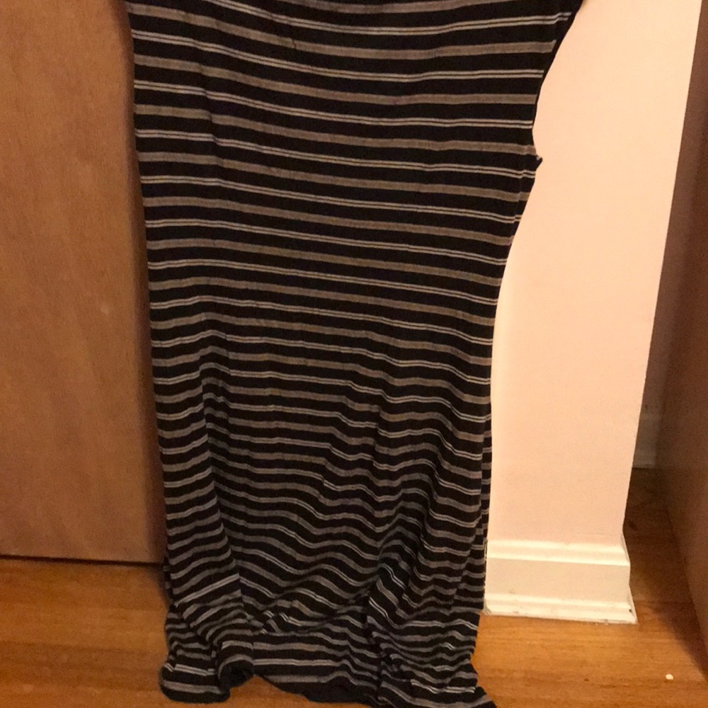 Too small - Picture 3 of 3